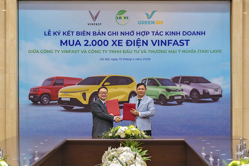 Lễ ký kết giữa GSM và Taxi Lavi về việc bàn giao 2.000 xe điện VinFast