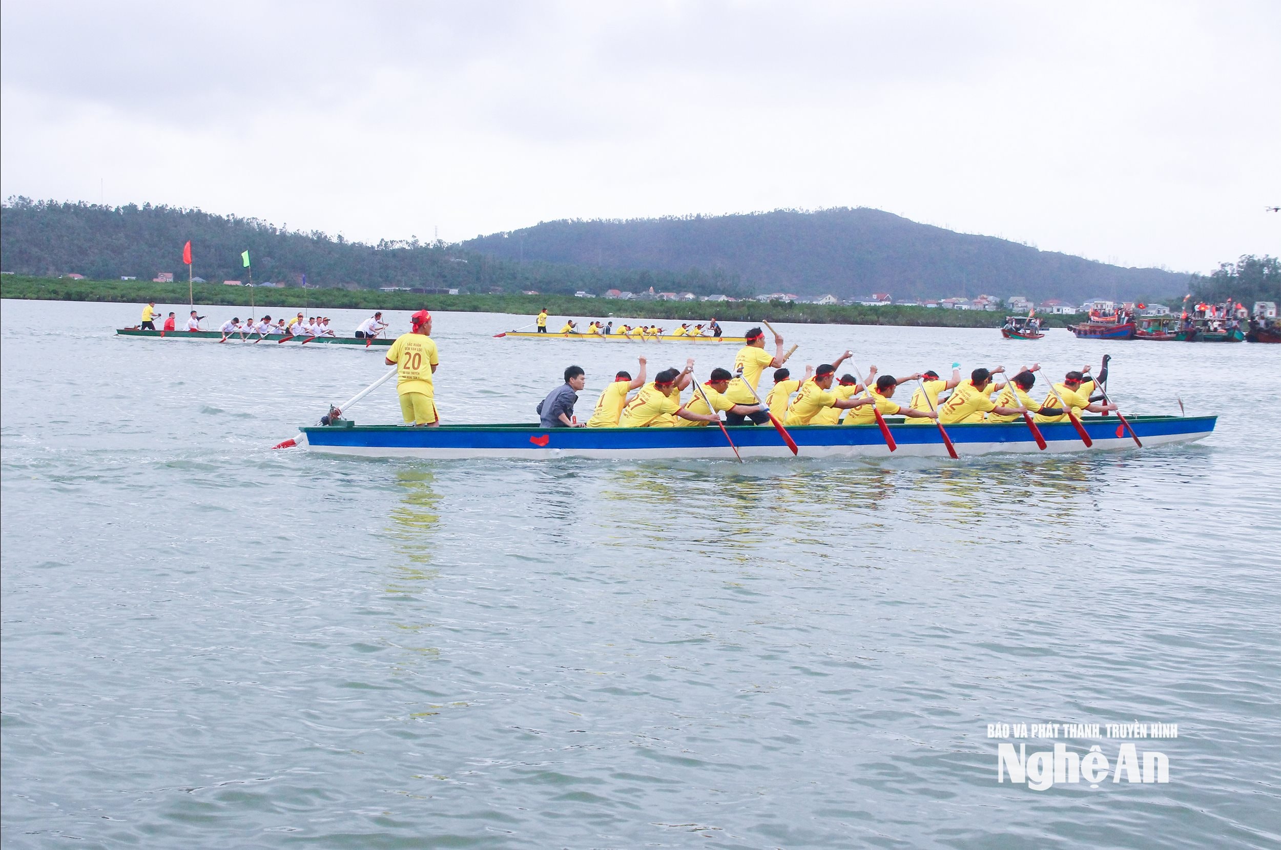 Phường Cửa Lò đổi mới cách tổ chức các hoạt động văn hoá truyền thống, tạo hấp dẫn, thu hút khách du lịch. Ảnh Mai Hoa