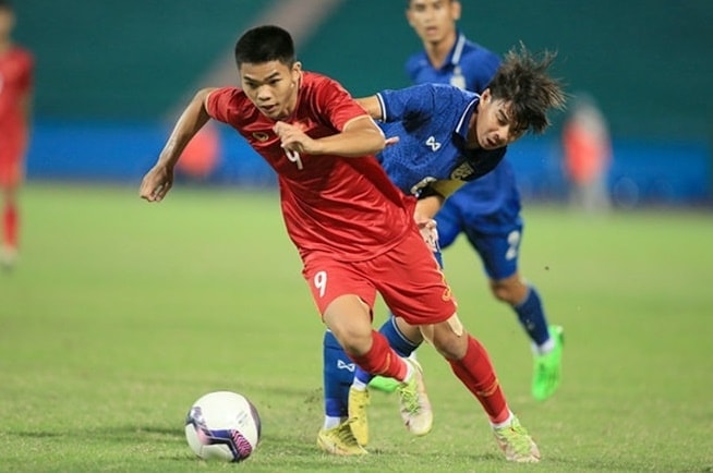 Nguyễn Lê Phát thể hiện sự chững chạc vượt tuổi trên hàng công U23 Việt Nam