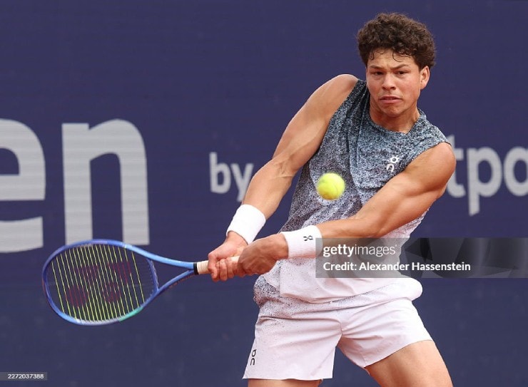 Ben Shelton ăn mừng chức vô địch Munich Open sau chiến thắng thuyết phục