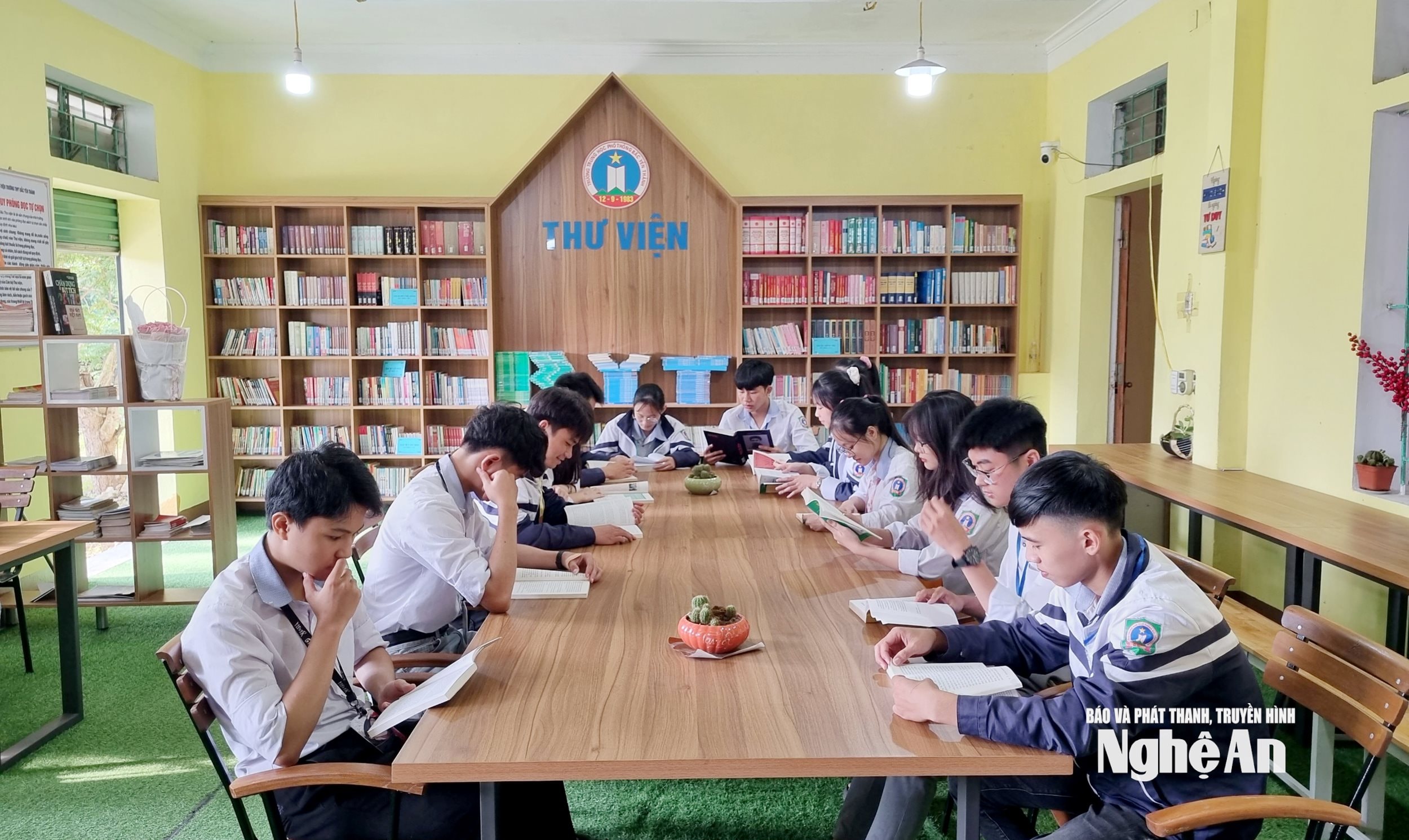 Thư viện Trường THPT Bắc Yên Thành được đầu tư khang trang để phục vụ việc dạy và học của giáo viên và học sinh nhà trường