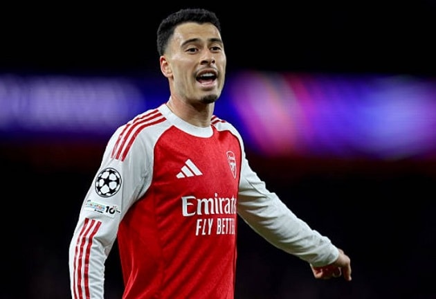 Tiền đạo Gabriel Martinelli trong màu áo Arsenal đang được PSG đặc biệt quan tâm.