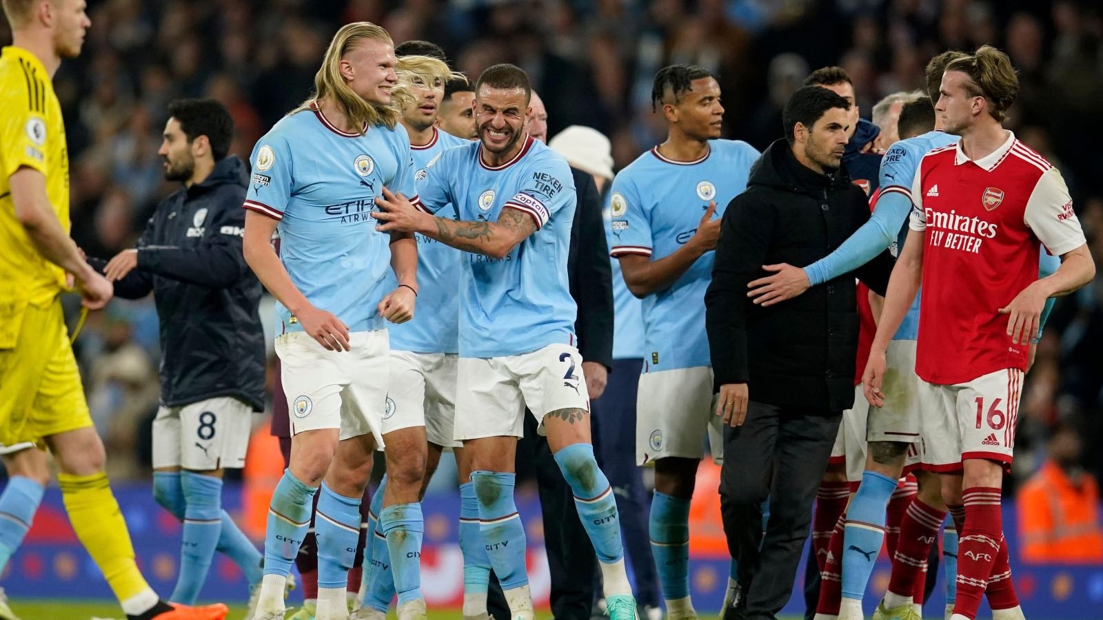 Arsenal gục ngã chỉ vì vài cú sảy chân.