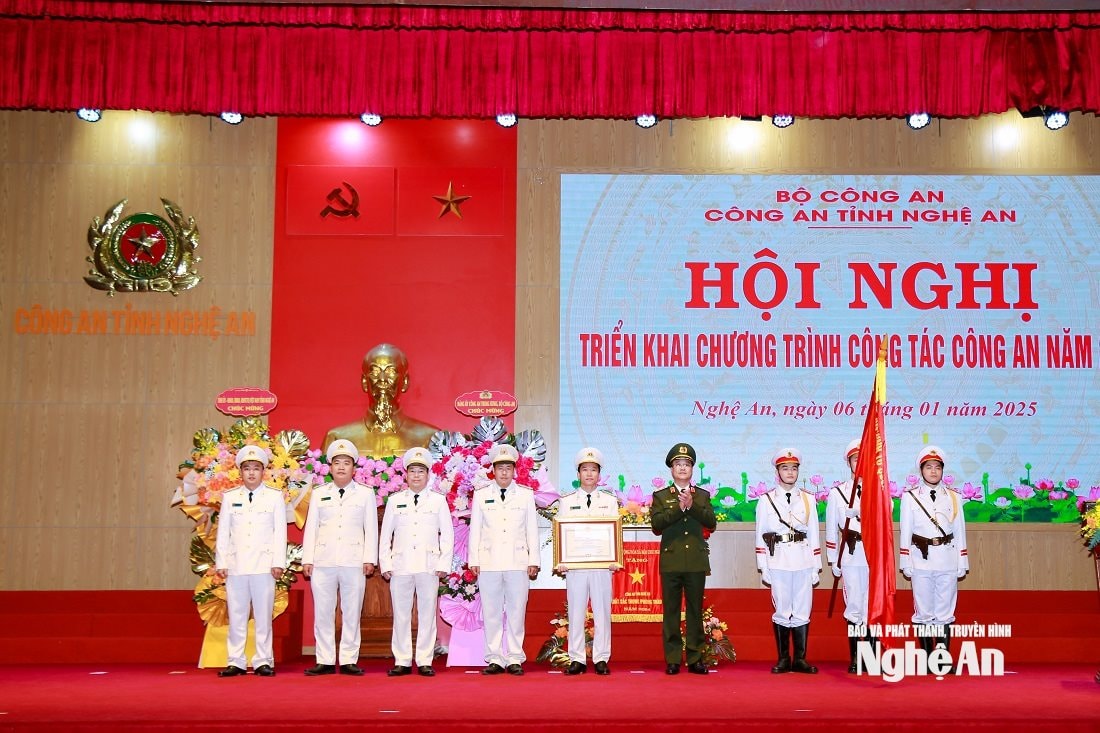 Đồng chí Trung tướng Phạm Thế Tùng