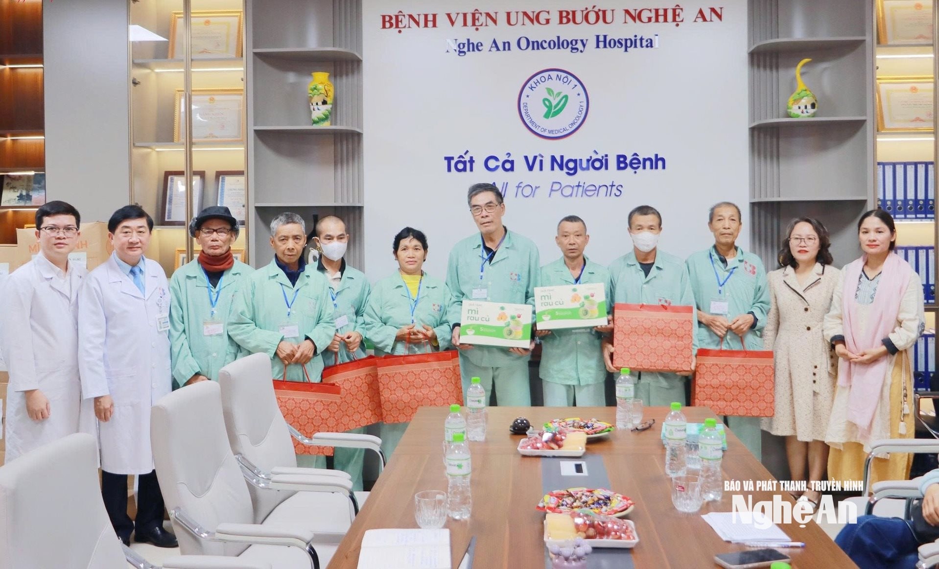 tặng sạchs BV ung bướu