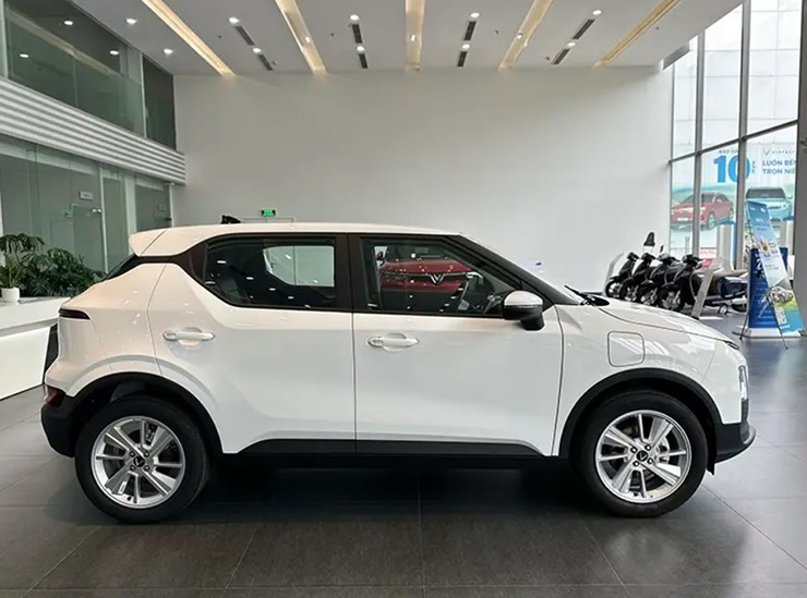 Đuôi xe VinFast VF 5 thiết kế tối giản
