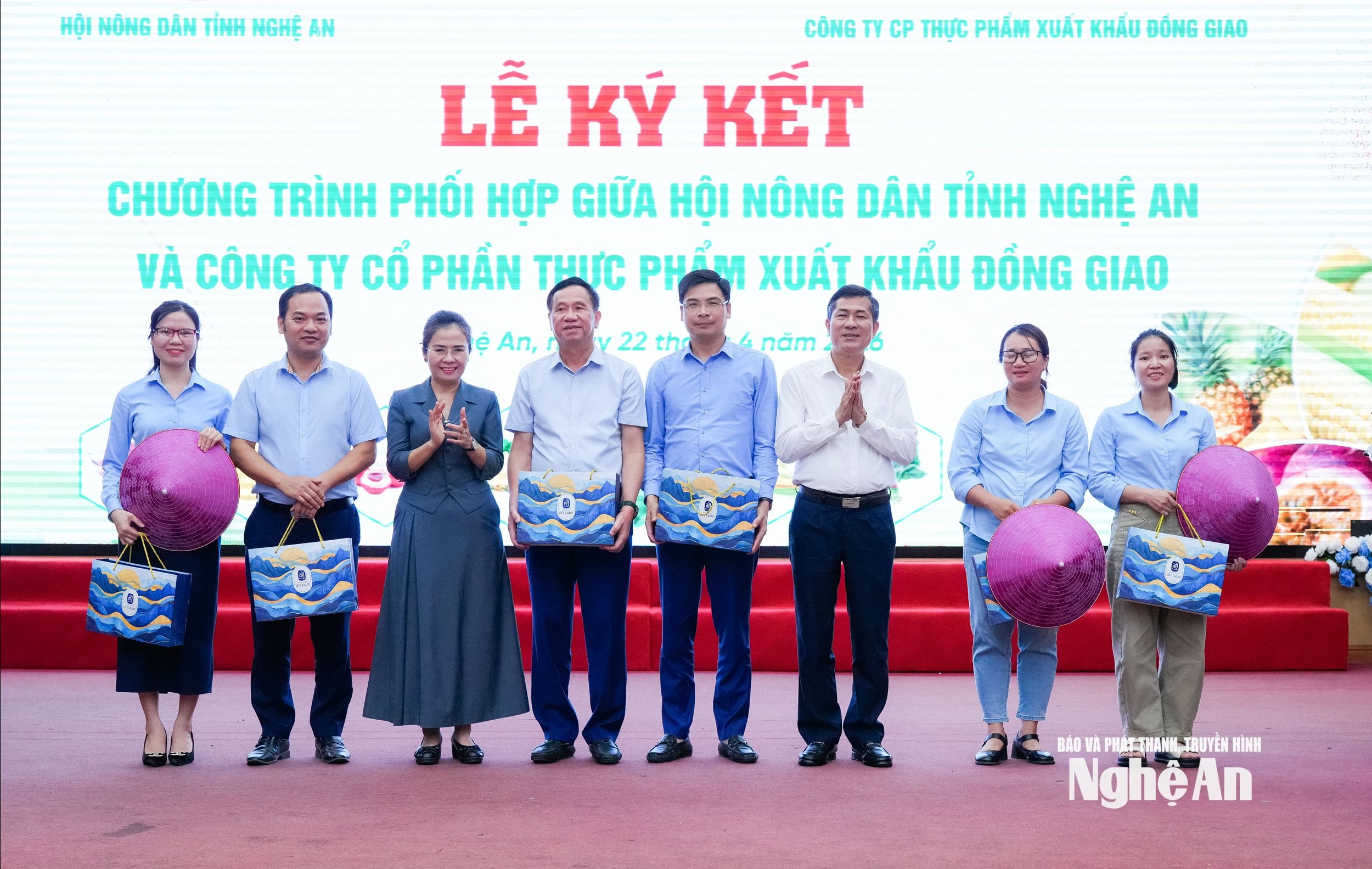  chị sinh