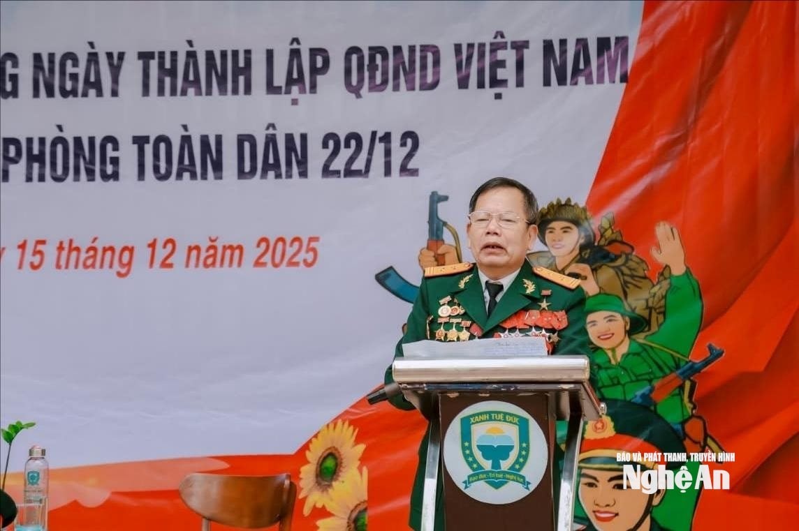 Cựu chiến binh Phạm Thành Tâm tại một buổi nói chuyện truyền thống. Ảnh NVCC
