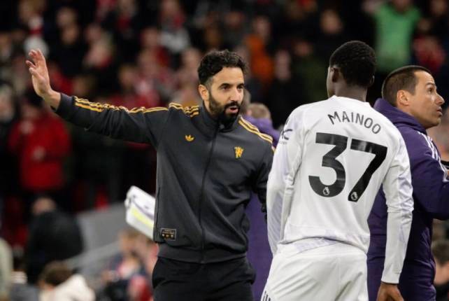 Kobbie Mainoo trong giai đoạn khó khăn tại Manchester United.