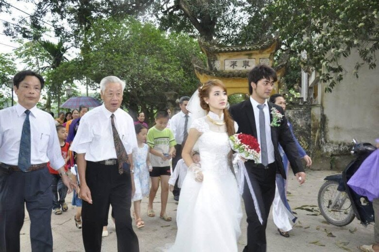 Bảo Anh chia sẻ kỷ niệm ngày cưới.