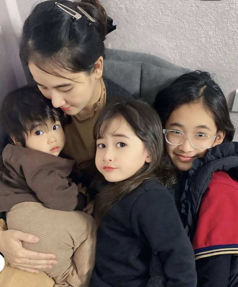 Bảo Anh quan niệm Tuổi thơ của con rất ngắn nên vợ chồng anh muốn dành nhiều thời gian bên con nhất.