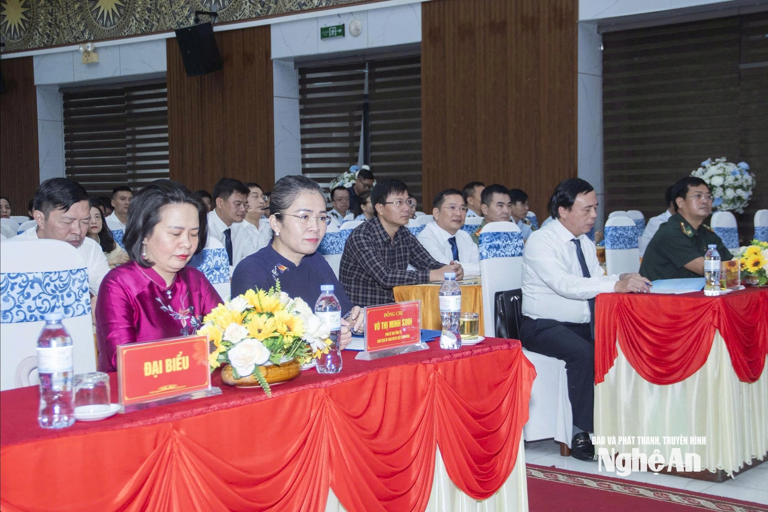 Các đại biểu tham dự buổi lễ. Ảnh: Trần Lịch