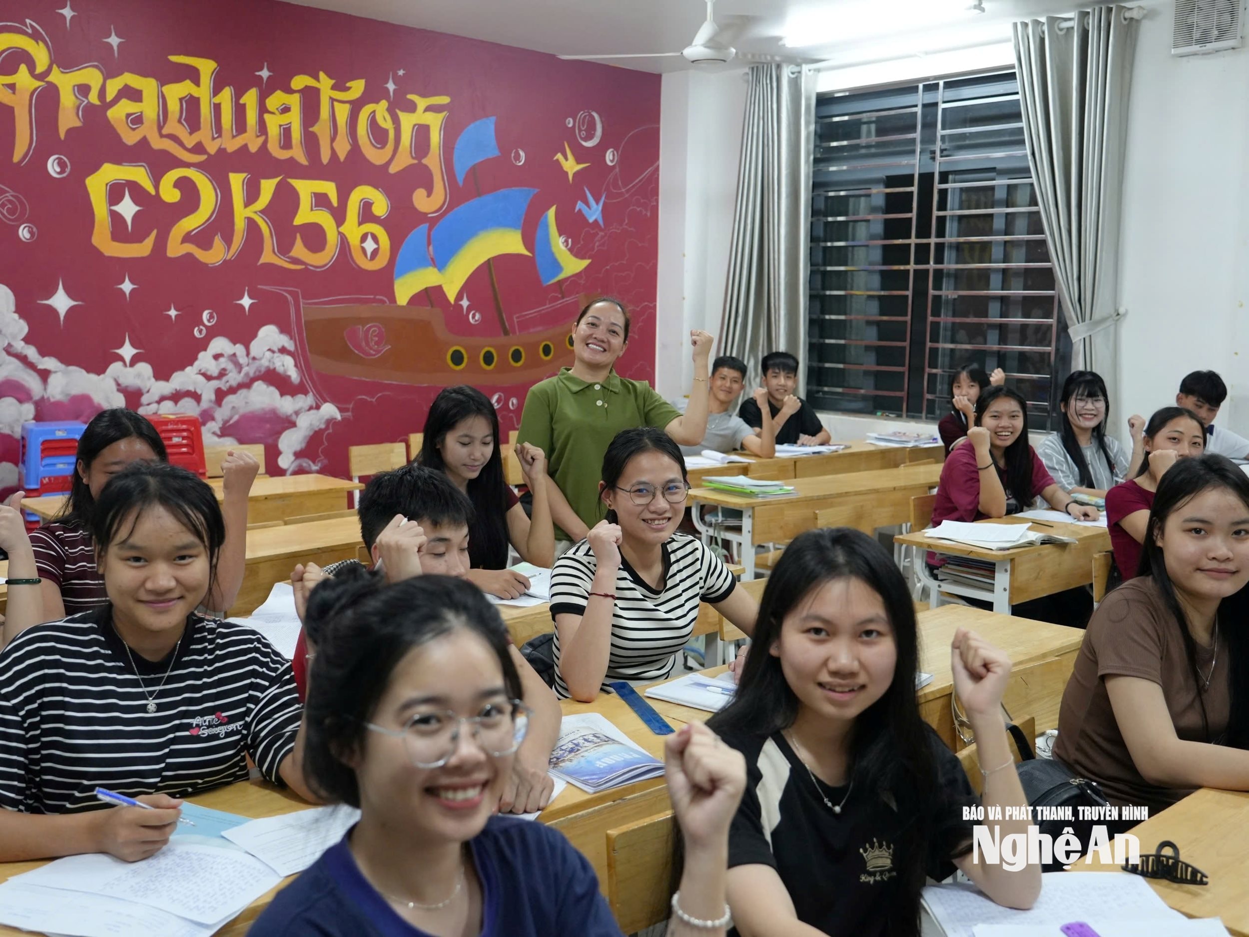 Giáo viên và học sinh Trường THPT Kỳ Sơn sẵn sàng cho mùa thi tốt nghiệp THPT năm 2026. Ảnh - Mỹ Hà
