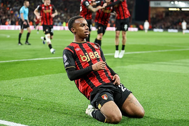 Junior Kroupi đang là mục tiêu theo đuổi của Manchester United nhờ phong độ ấn tượng tại Bournemouth.