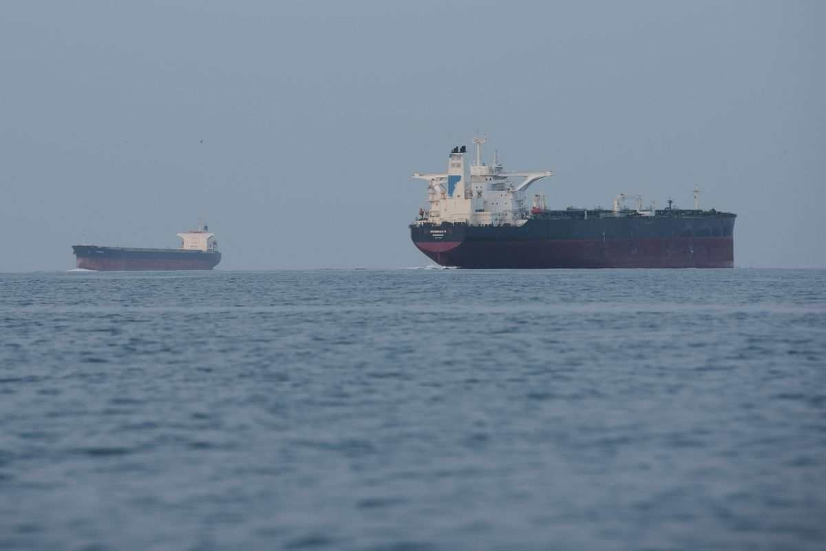 Tình hình phong tỏa tại eo biển Hormuz