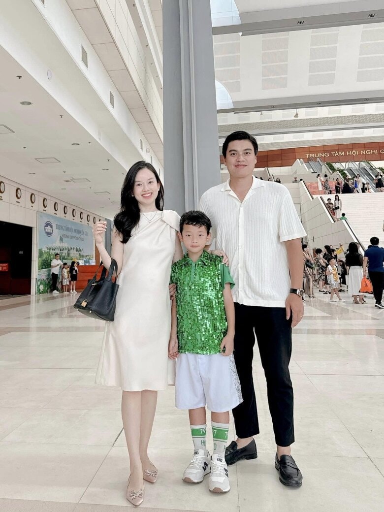 Ly Kute lập gia đình với ông xã làm trong ngành công an.