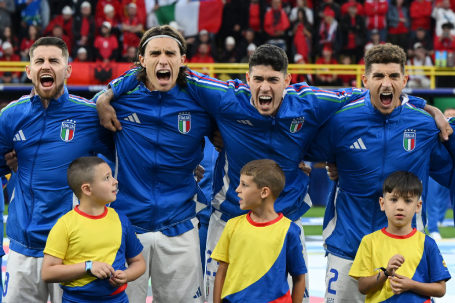 Đội tuyển Italia đề cao danh dự hơn việc tham dự World Cup bằng suất đặc cách.
