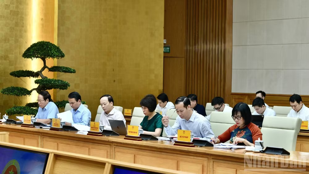 Phó Thủ tướng Lê Tiến Châu, lãnh đạo các bộ, ngành tham dự cuộc làm việc. (Ảnh: Thanh Giang) Phó Thủ tướng Lê Tiến Châu, lãnh đạo các bộ, ngành tham dự cuộc làm việc. (Ảnh: Thanh Giang)