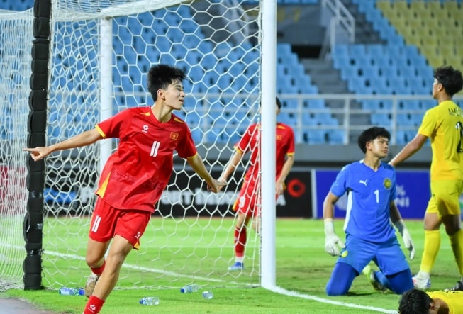 Dàn cầu thủ nội ghi dấu ấn mạnh mẽ.