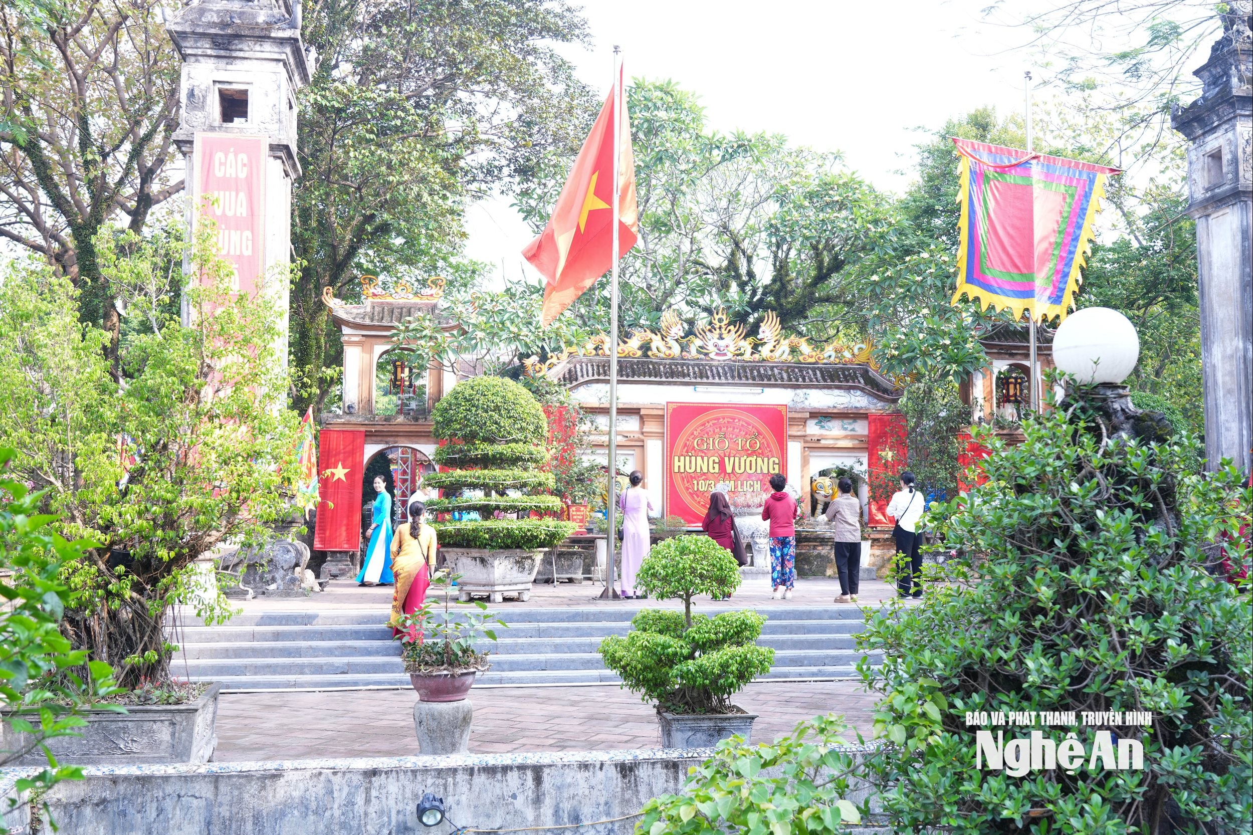 đền Hồng Sơn