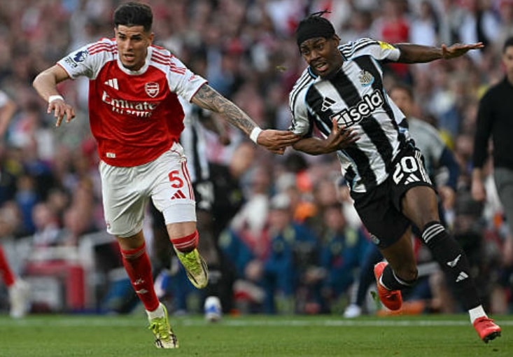 Hincapie có màn trình diễn xuất sắc giúp Arsenal bảo toàn chiến thắng tối thiểu trước Newcastle.