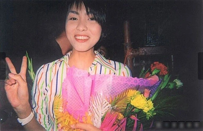 Tăng Thanh Hà trong một chương trình văn nghệ