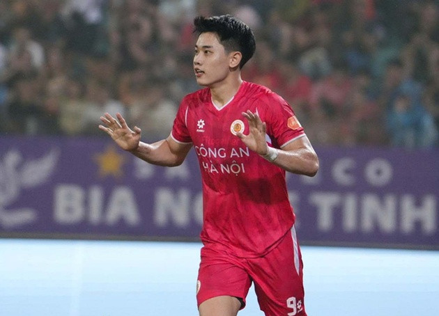 Đình Bắc vừa lập cú hat-trick đầu tiên trong sự nghiệp tại V-League. Ảnh: CLB CAHN