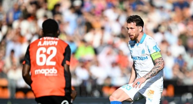 Marseille gặp nhiều khó khăn trước hàng thủ Nice.