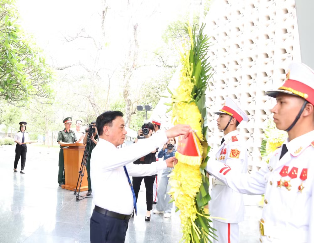 nghia-trang-dang-hoa.jpg