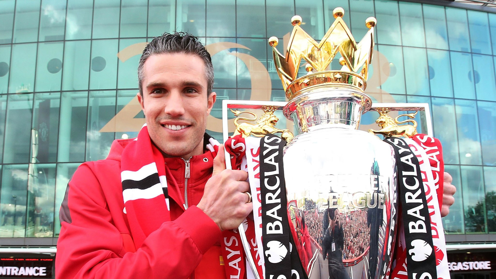 Robin van Persie chấp nhận rời Arsenal để tìm kiếm danh hiệu Premier League.
