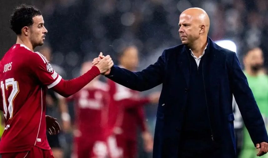 Curtis Jones đang là đối tượng của những đồn đoán chuyển nhượng tại Liverpool.