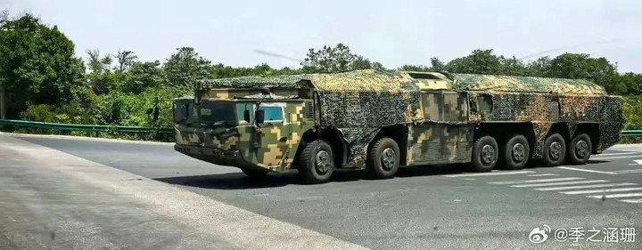 Tổ hợp tên lửa DF-27 mới được công bố vào cuối năm 2025
