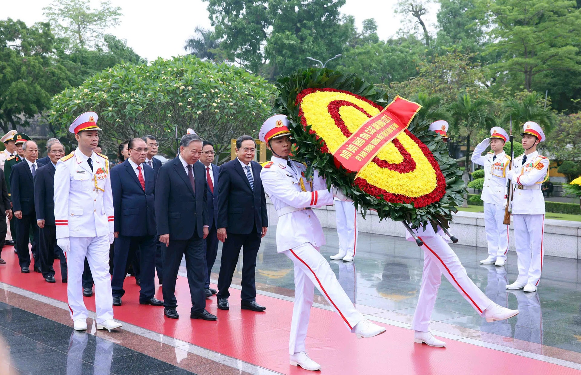 viếng liệt sĩ