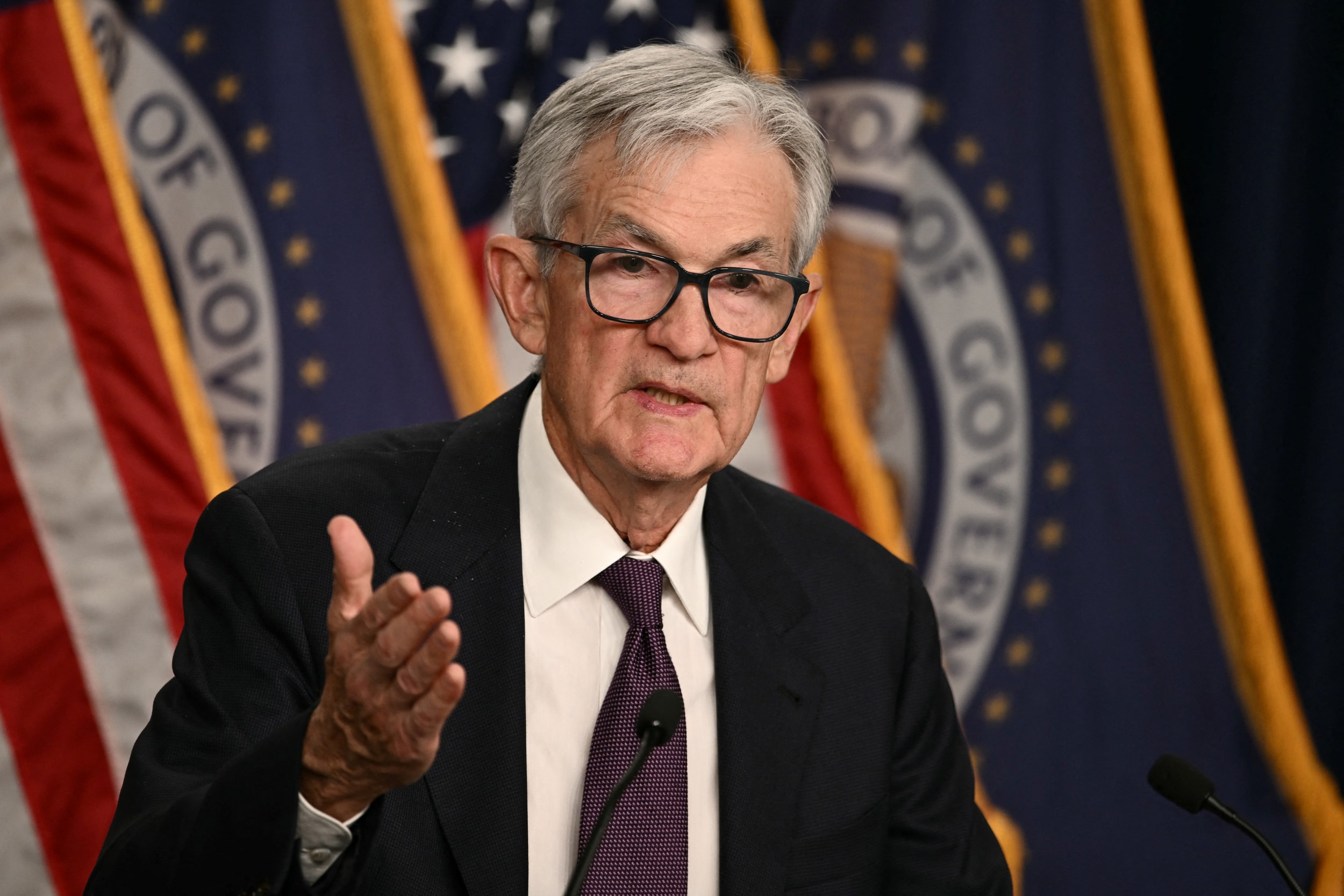 afp__20260424__a8vw6nq__v1__highres__fedchairholdspressconferenceafterannouncingmone.jpg