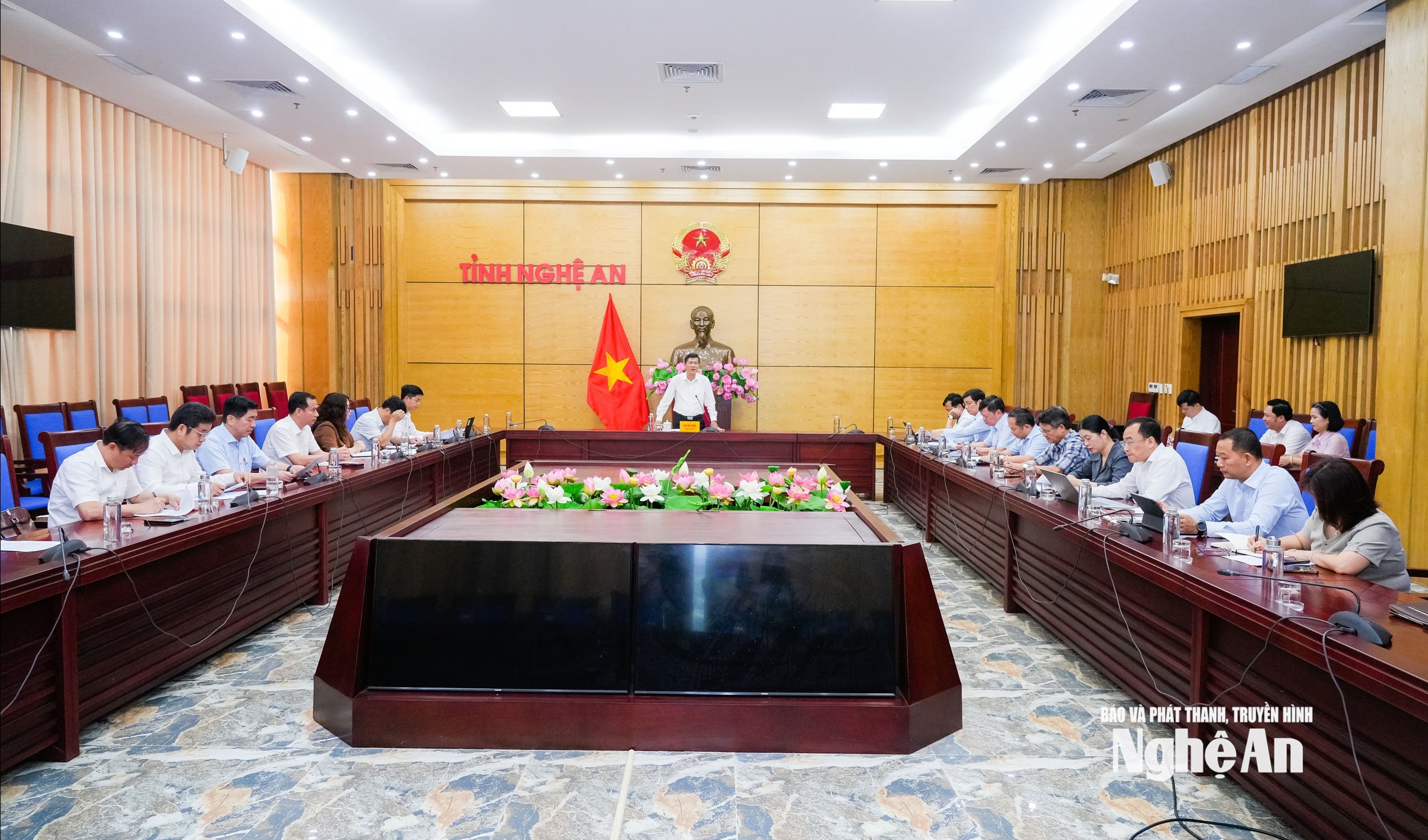 toàn cảnh