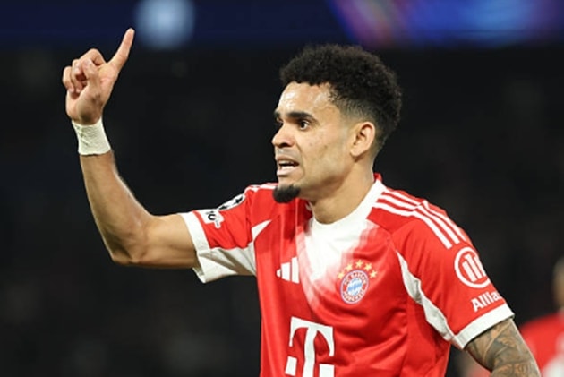 Luis Diaz ghi bàn thắng rút ngắn tỷ số xuống 4-5 cho Bayern Munich