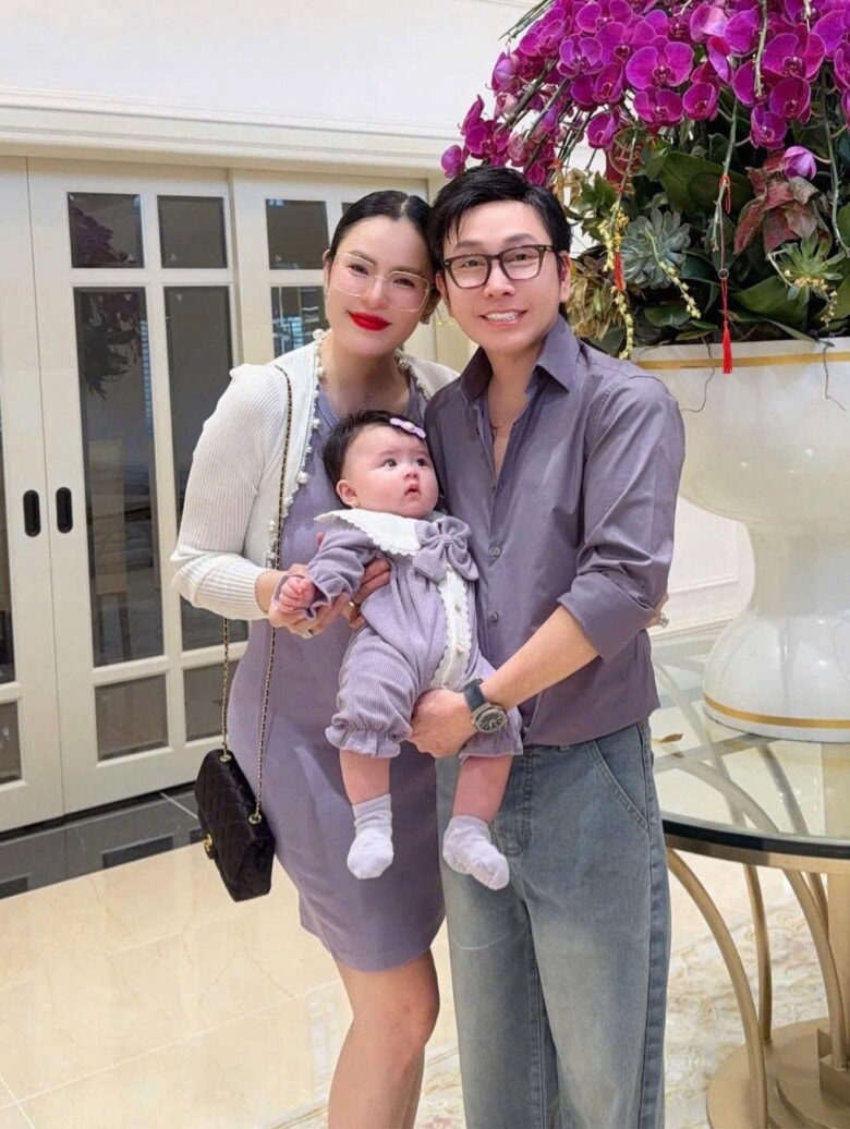 Gia đình Hoa hậu Phương Lê và NSƯT Vũ Luân
