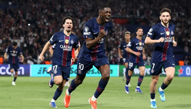 Ousmane Dembele và các đồng đội ăn mừng trong trận đấu đầy kịch tính trước Bayern Munich.
