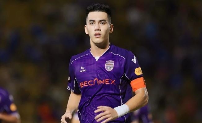 Nguyễn Tiến Linh gặp khó khăn trong việc tìm kiếm bàn thắng tại đấu trường quốc nội.