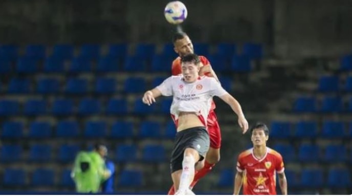 Tiền đạo Lee Williams ăn mừng bàn thắng trong màu áo CA TP.HCM