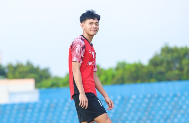 Bùi Vĩ Hào, tiền đạo trụ cột của Becamex TPHCM.