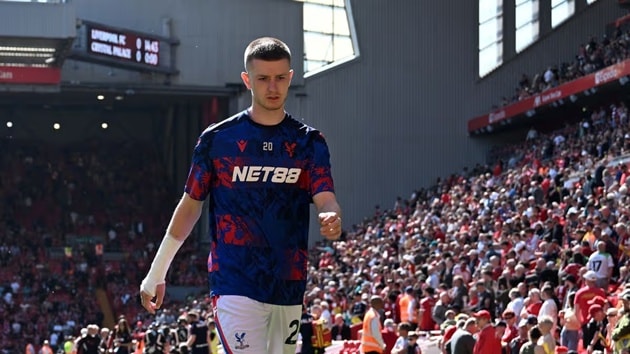 Wharton có thể giúp Liverpool giải bài toán sáng tạo.