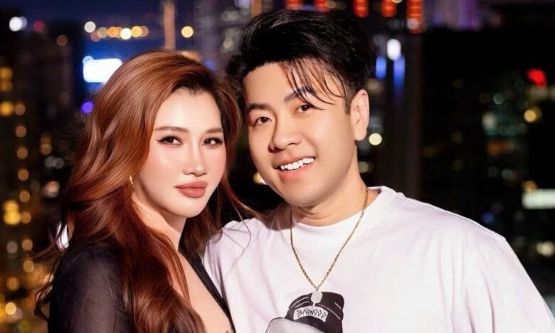 Akira Phan và bạn gái Phương Maika bên nhau