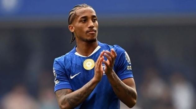 Joao Pedro là mục tiêu chuyển nhượng hàng đầu của Barcelona để thay thế Lewandowski