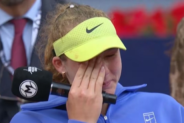 Mirra Andreeva bật khóc sau khi không thể giành chức vô địch tại Madrid Open