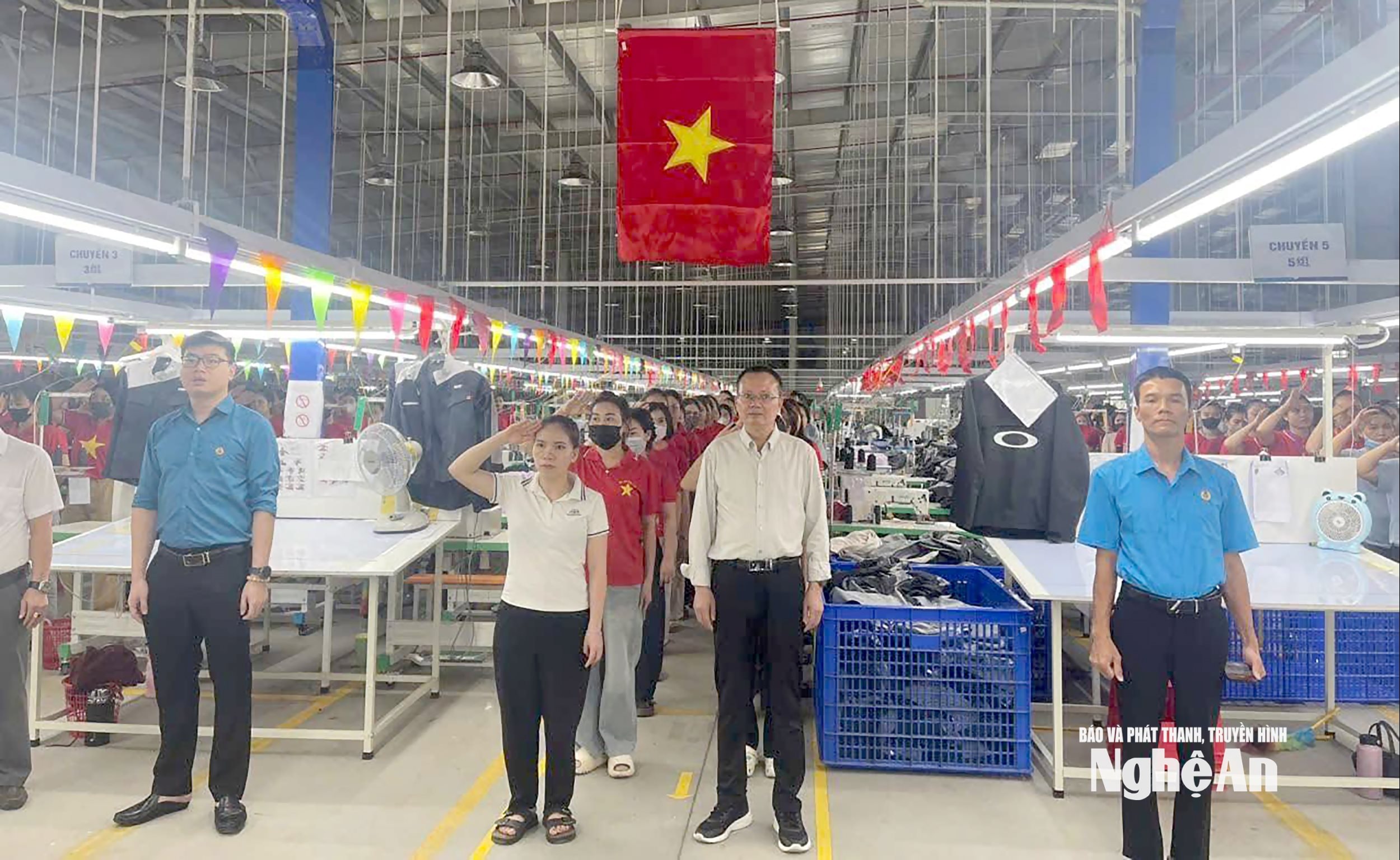 chào cờ tập thể Ảnh CSCC1