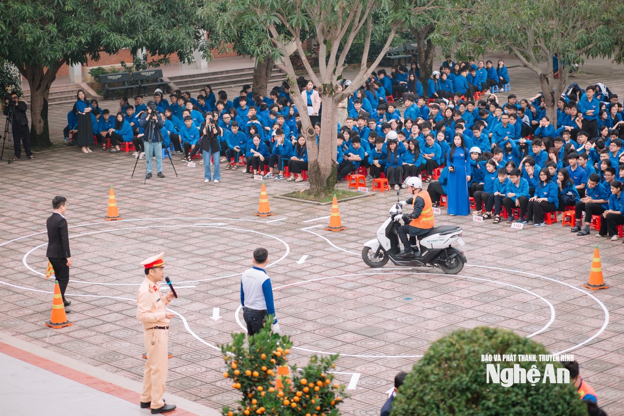 Một hoạt động ngoại khóa của Trường PT Hermann Gmeiner. Ảnh - NTCC