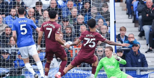 Man City đặt mục tiêu giành 3 điểm khi chạm trán Everton.