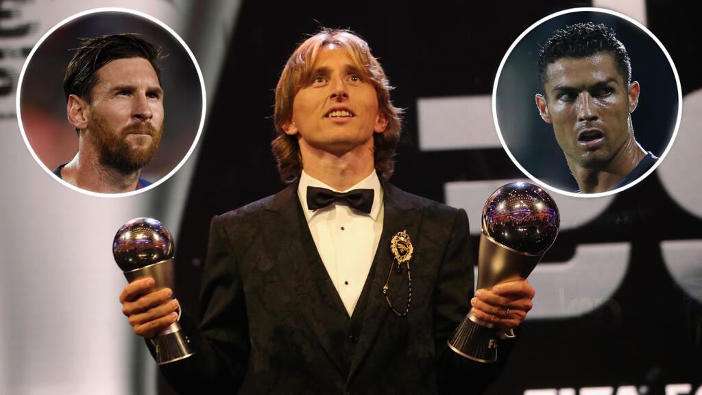 Luka Modric rạng rỡ bên danh hiệu Quả bóng vàng Ballon d'Or.