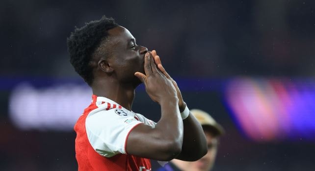 Bukayo Saka ăn mừng bàn thắng quyết định đưa Arsenal vào chung kết